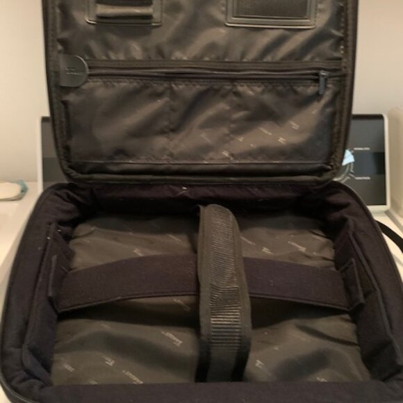 Targus CUN1 Computer Case - Picture 5 of 6
